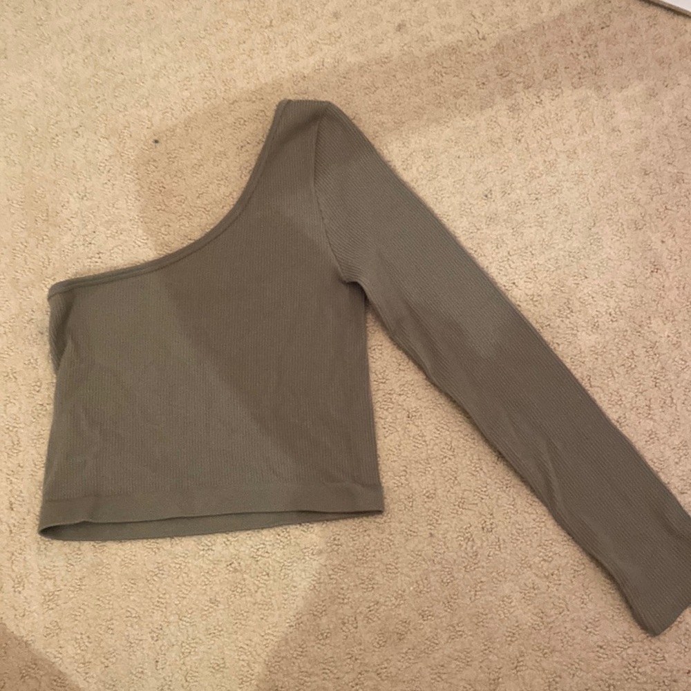 love tree size M one shoulder seamless top